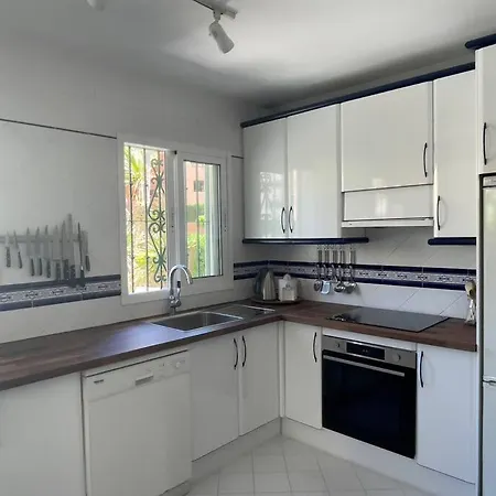 Feriehus Spectacular Views At Beachfront Townhouse Rdr318 Estepona